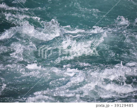 水の流れ（長良川-岐阜県郡上市美並町） 39129485