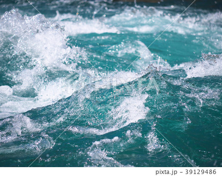 水の流れ（長良川-岐阜県郡上市美並町） 39129486