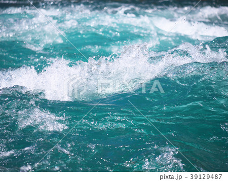 水の流れ（長良川-岐阜県郡上市美並町） 39129487
