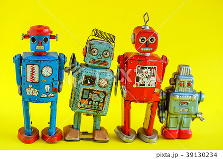 A vintage wind up toy robot A vintage wind up toy robot 39130234