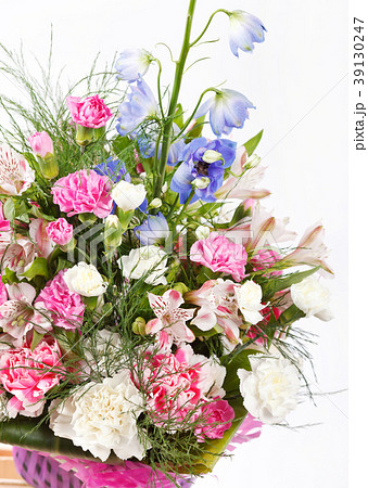 bouquet of colorful flowers 39130247
