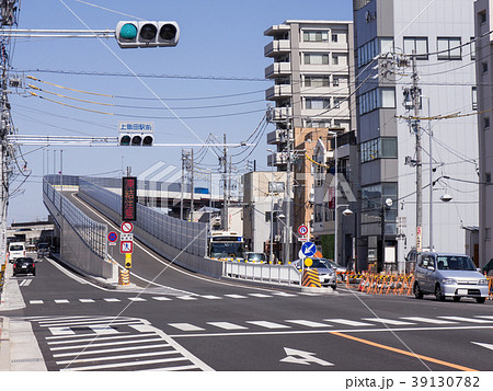 愛知県名古屋市北区都市風景　上飯田駅前交差点　三階橋 39130782