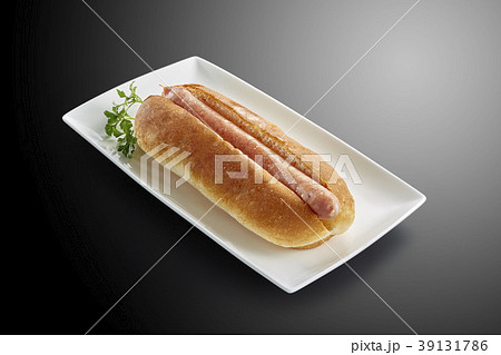 オーソドックスなホットドッグ 39131786