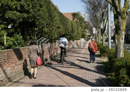 福岡市早良区西新のサザエさん通り 39132899