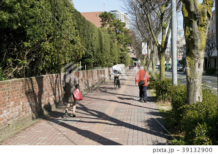 福岡市早良区西新のサザエさん通り 39132900