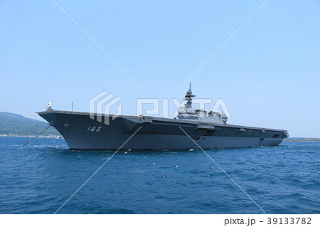 陸奥湾停泊中の護衛艦いずも 39133782