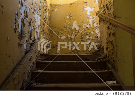 Old grungy stairs in old neglected building 39135783