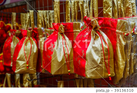 Chinese lucky ornaments Chinese lucky ornaments 39136310