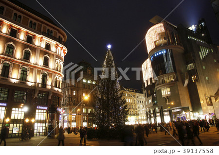 Christmas tree, St. Stephens Square in Vienna 39137558