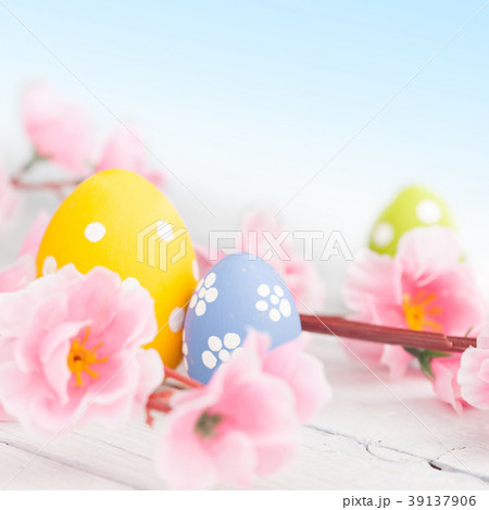 Easter eggs on a wooden table Easter eggs on a wooden table 39137906