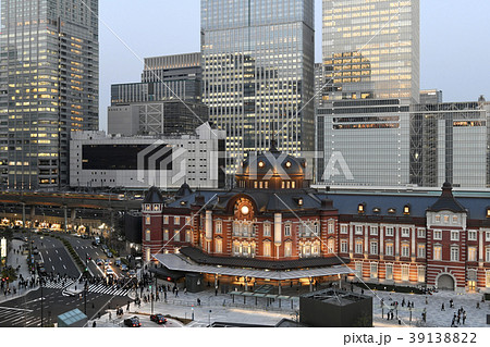 日本の東京都市景観 東京駅丸の内北口などを望む。関連検索は東京駅前リニューアル風景写真 日本の東京都市景観 東京駅丸の内北口などを望む。関連検索は東京駅前リニューアル風景写真 39138822