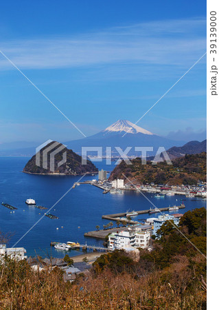 【静岡県・観光名所】発端丈山から見る淡島・富士山・内浦湾(コピースペース) 【静岡県・観光名所】発端丈山から見る淡島・富士山・内浦湾(コピースペース) 39139000