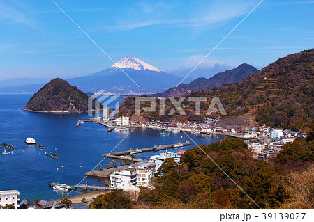 【静岡県・観光名所】発端丈山から見る淡島・富士山・内浦湾 【静岡県・観光名所】発端丈山から見る淡島・富士山・内浦湾 39139027