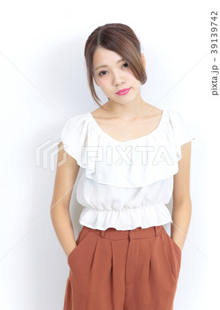 若い女性 ファッション ポートレート 若い女性 ファッション ポートレート 39139742