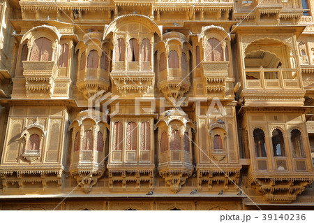 Jaisalmer: architectural details Patwa ki Haveli Jaisalmer: architectural details Patwa ki Haveli 39140236