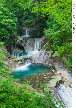 新緑山梨_七ツ釜五段の滝 39140474