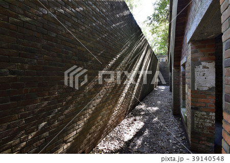 深山第一砲台跡　弾薬庫・倉庫跡（和歌山県和歌山市深山） 39140548