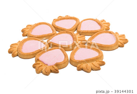 strawberry cookie isolated strawberry cookie isolated 39144301
