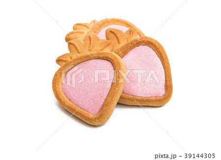 strawberry cookie isolated strawberry cookie isolated 39144305