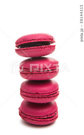 Strawberry macaron macaroon cookie dessert Strawberry macaron macaroon cookie dessert 39144315