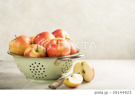 Colander with ripe red apples Colander with ripe red apples 39144923