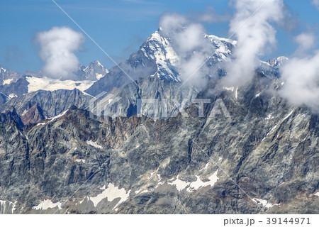High mountains under snow in the winter High mountains under snow in the winter 39144971