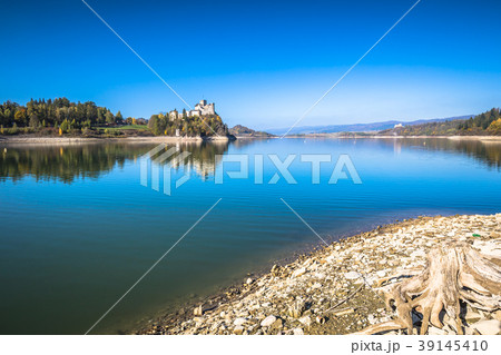 Castle on the lake in Niedzica, Poland 39145410