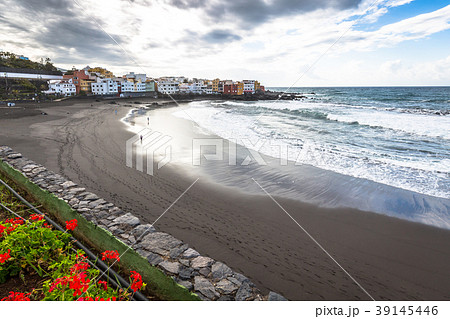 The coast of Atlantic ocean in Puerto De La Cruz, 39145446