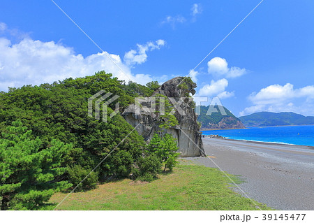 晴天下の獅子岩 39145477