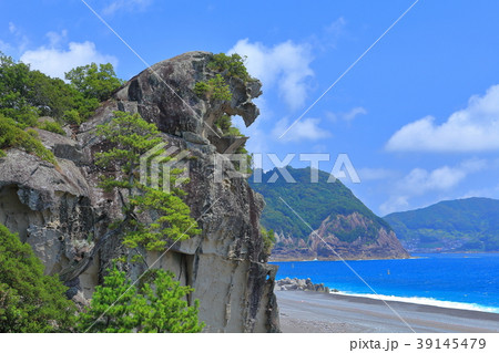 晴天下の獅子岩 39145479