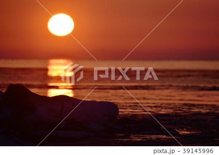 野付半島で見た朝日(北海道) 野付半島で見た朝日(北海道) 39145996
