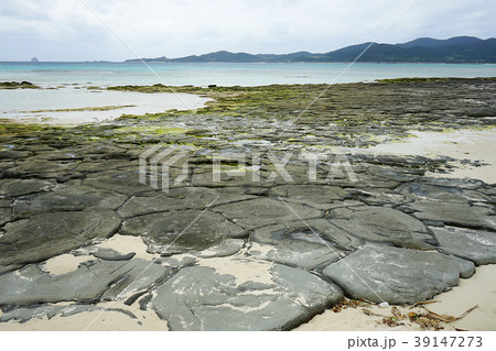 沖縄県久米島・畳岩 39147273