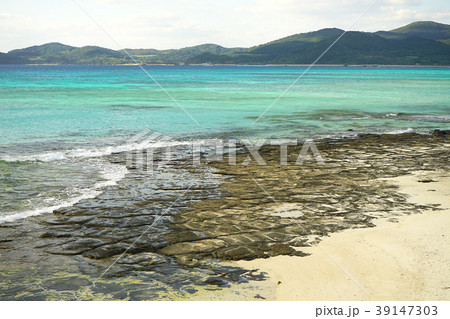 沖縄県久米島・畳岩 39147303