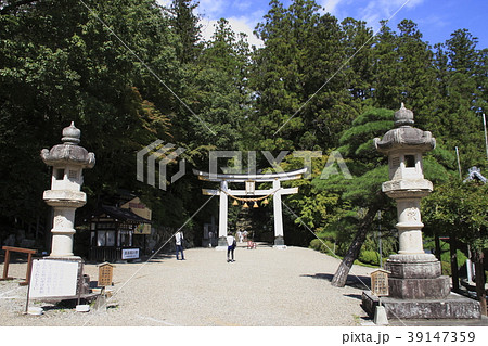 宝登山神社(二の鳥居付近) 宝登山神社(二の鳥居付近) 39147359