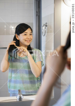 ヘアケア ヘアセット ブラッシング ビューティー 髪 スキンケア ライフスタイル 休日 ヘアケア ヘアセット ブラッシング ビューティー 髪 スキンケア ライフスタイル 休日 39148081