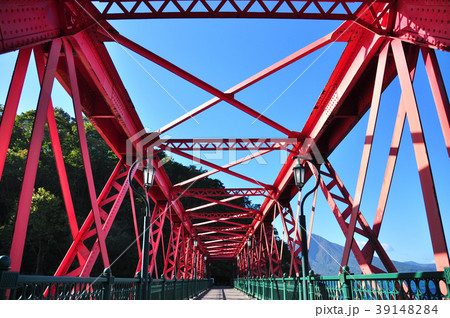 鮮やかな山線鉄橋 39148284