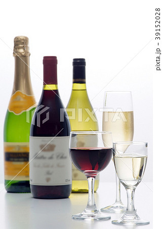 ワイン　赤ワイン　酒　洋酒　グラス　アルコール　ワインアラカルト　 39152028