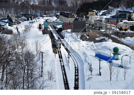 早春の北海道ニセコ町のニセコ駅周辺のローカルな風景を撮影 39158017