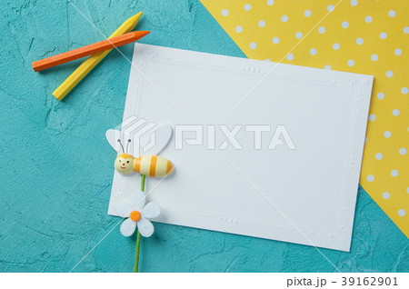 White blank note White blank note 39162901