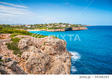 Turquoise sea at the rocky coast of Mallorca. 39166265