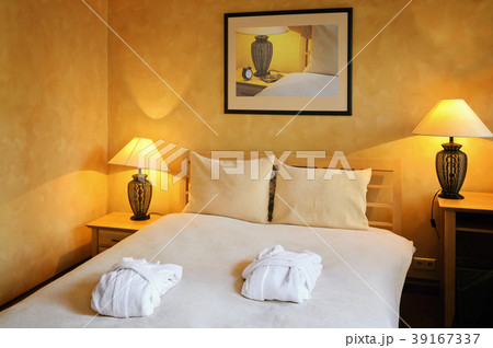 Bedroom 39167337