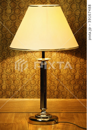 Old Lamp 39167488