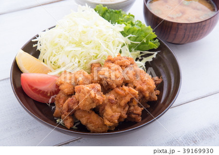japanese deep fried chicken 39169930