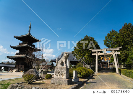 寺院の境内 39173340