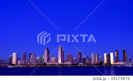 サンディエゴのダウンタウンの夜景　マジックアワー 39174679