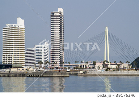 リゾートの橋と建物 39176246