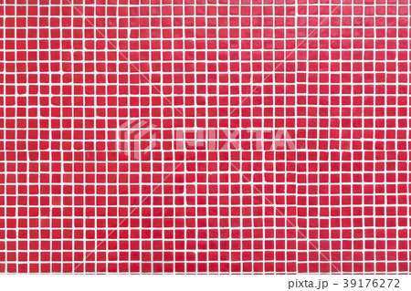Wall with small red tiles 39176272