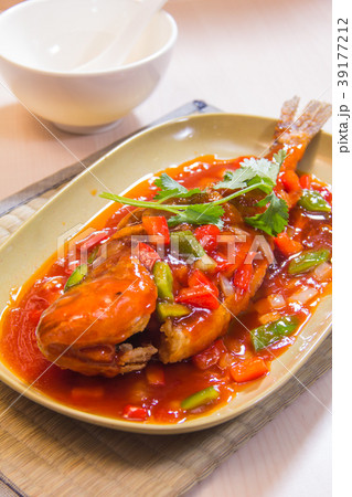 deep fried fish deep fried fish 39177212