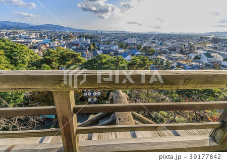 秋の丸岡城の天守からみた風景 39177842