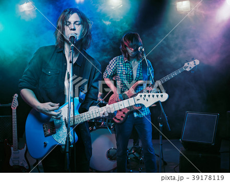 Performance of the rock band. Performance of the rock band. 39178119